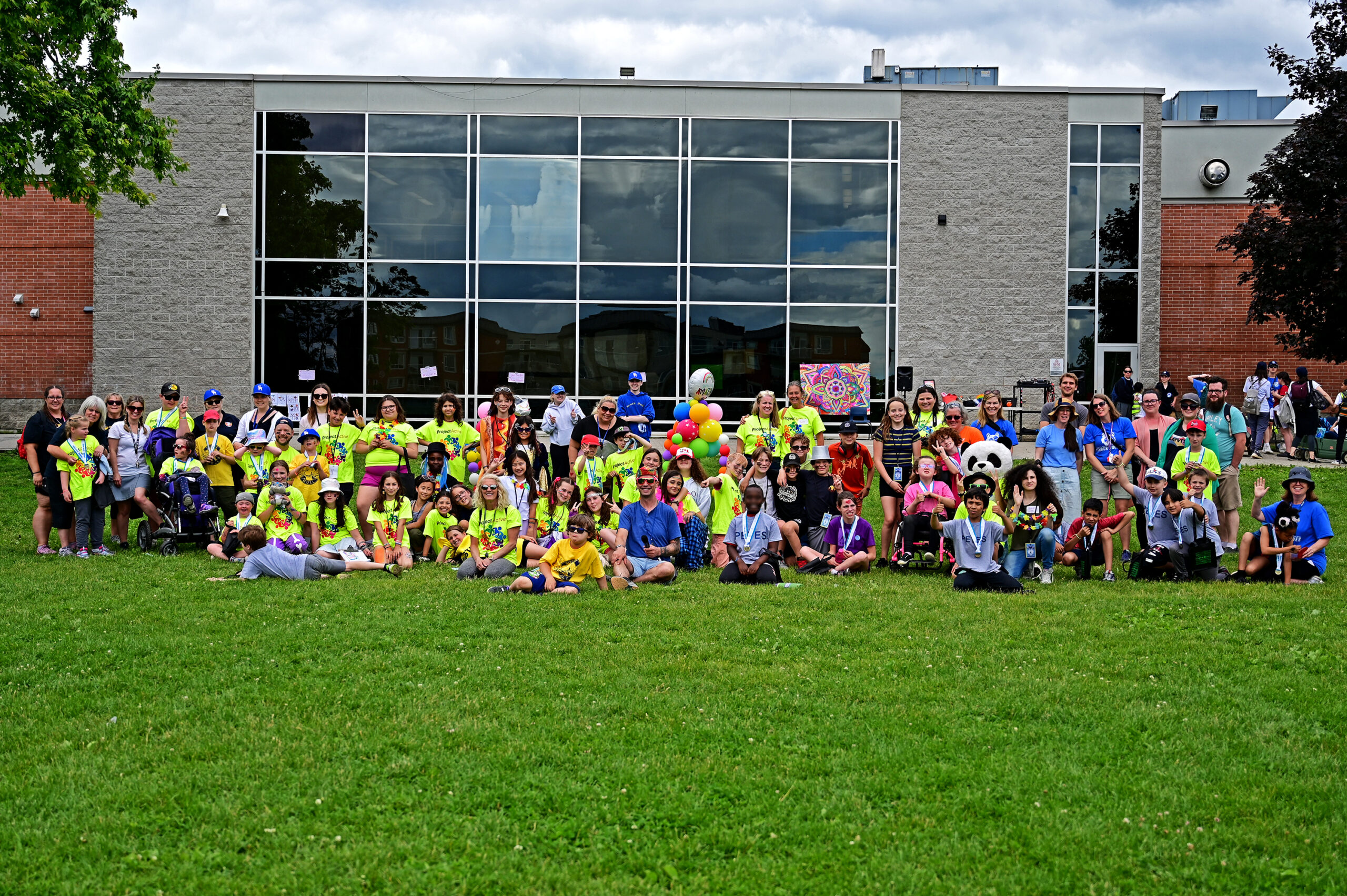 Group photo of ProjectActive coordinators, leadrership students and participating students